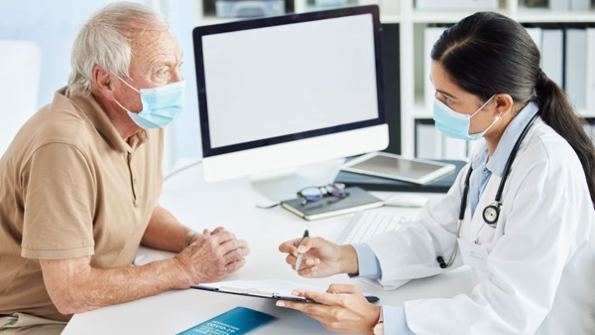 How Can Internal Medicine Doctors Help You Stay Healthy as You Age?